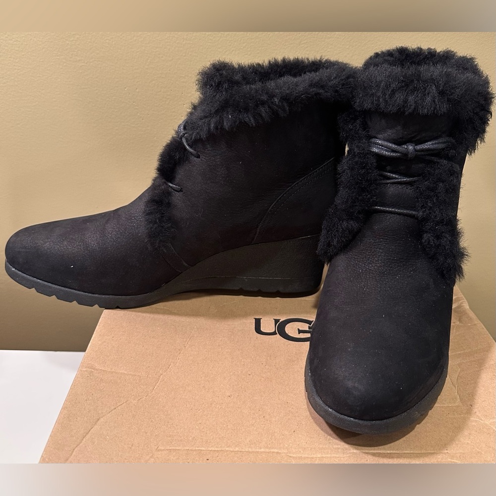 UGG JEOVANA SUEDE WATERPROOF WEDGE ANKLE BOOT SIZE 11 WOMEN